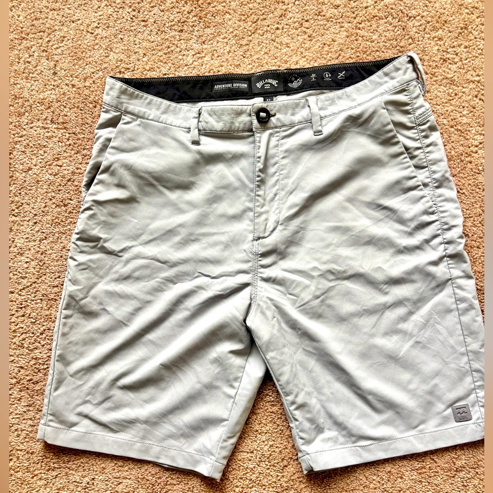 Billabong men’s hybrid shorts sz. 34, 8” inseam, grey